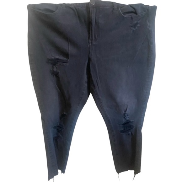 American Eagle. Women’s Skinny Jeans. Size 18. Black Color Distressed - Picture 5 of 13